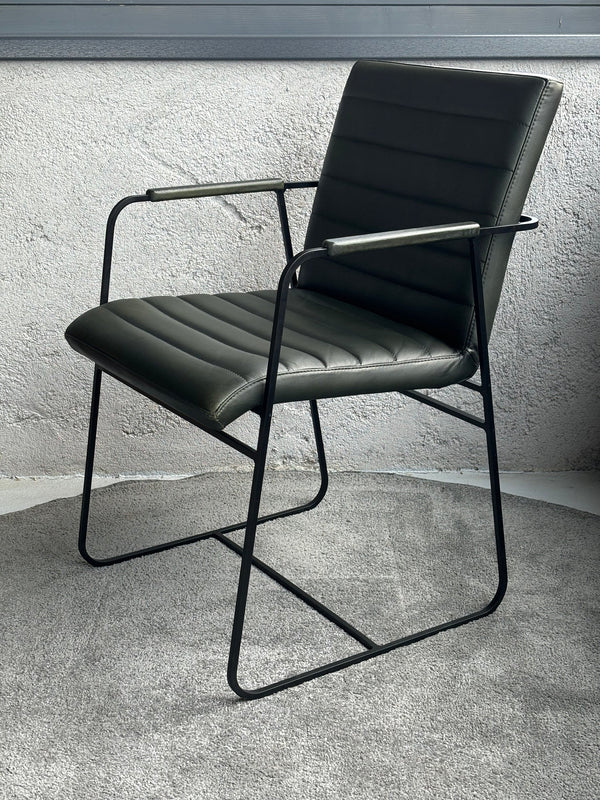 Scaun Brynn square - pe stoc